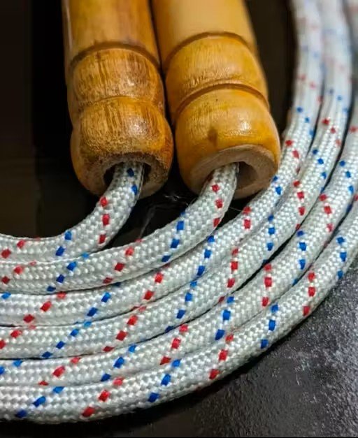 Natural Wood Handled Skipping Rope: Eco-Friendly Fitness Solution for Weight Loss and Heart Health - Image 2